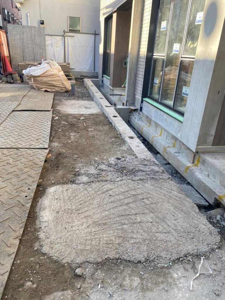 東京都武蔵野市 擁壁解体工事 施工前の状況(住宅外構)