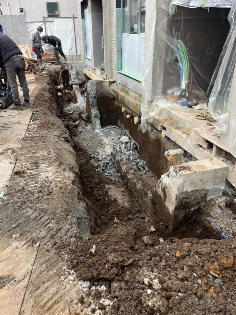 武蔵野市 住宅外構 擁壁解体後の掘削状況